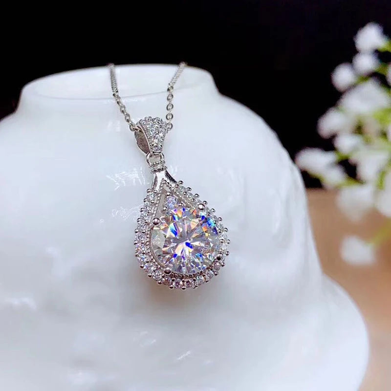 OXTAO 18 Karat Weißgold Moissanit Wassertropfen Halskette Anhänger Damenschmuck Zertifiziertes 925er Sterlingsilber Jubiläumsgeschenk