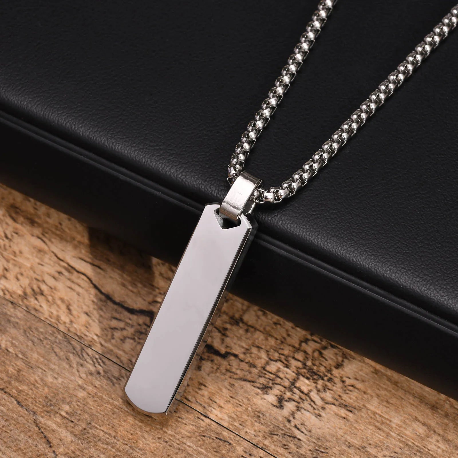 Wasserdichte 3D-Halsketten mit vertikaler Balken für Männer, minimalistischer geometrischer Anhänger aus Edelstahl mit Box-Kette, männlicher Kragenschmuck