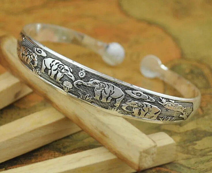 32-Stil Vintage-Manschettenarmband, tibetisch versilbert, geschnitzte Blume, Tier-Öffnungsarmreif, verstellbar, indischer Schmuck, Damen-Geschenke