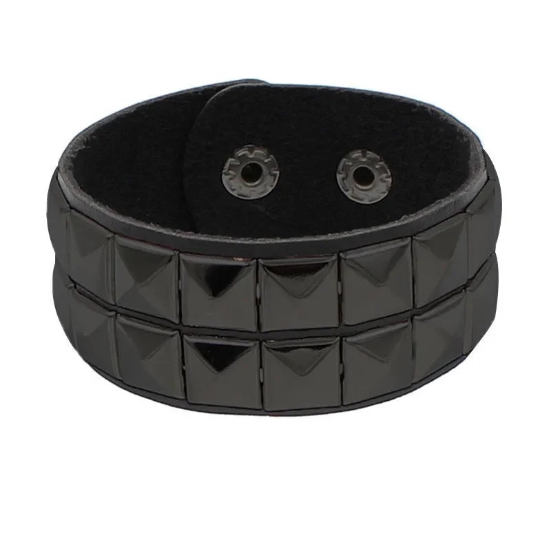 Neue breite Punk Chunky Rivet Leder Armreif Rock Reihen quadratische Nägel Armband einstellbare Größe Schmuck Armbänder & Armreif