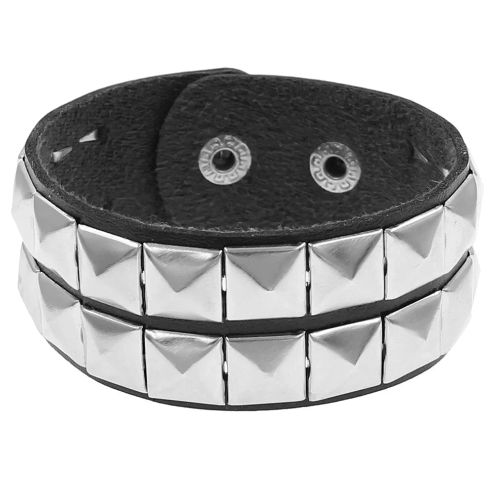 Neue breite Punk Chunky Rivet Leder Armreif Rock Reihen quadratische Nägel Armband einstellbare Größe Schmuck Armbänder & Armreif