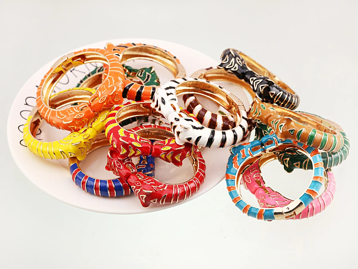 Kaymen neue Emaille bunte Tiger Armreif Manschette Armband für Frauen Mädchen Aussage mehrfarbige Mode Armreif Schmuck 15 Farben