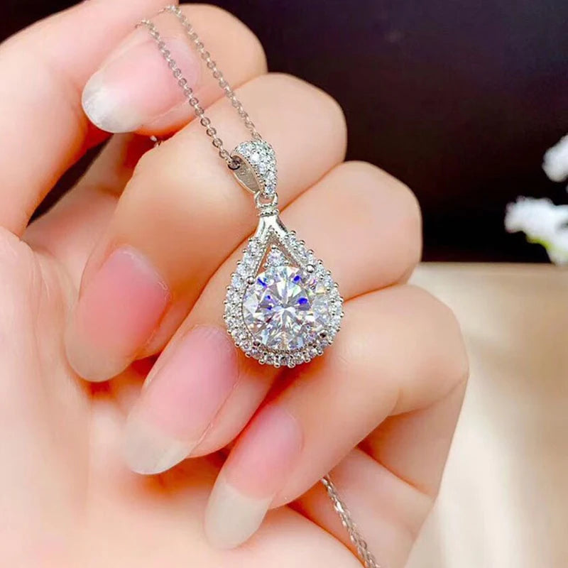 OXTAO 18 Karat Weißgold Moissanit Wassertropfen Halskette Anhänger Damenschmuck Zertifiziertes 925er Sterlingsilber Jubiläumsgeschenk