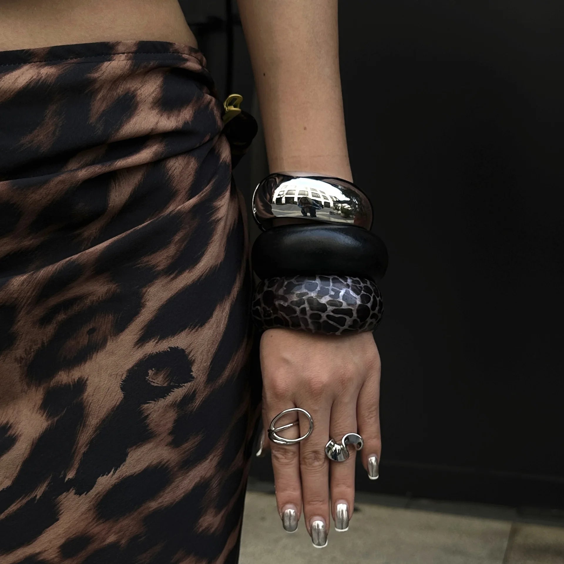 Vintage Punk Leopard Schwarz Holz Silber Farbe Metall Armreifen Mode Hip Hop Runde Geometrische Breite Armreifen Armbänder Handgelenk Schmuck