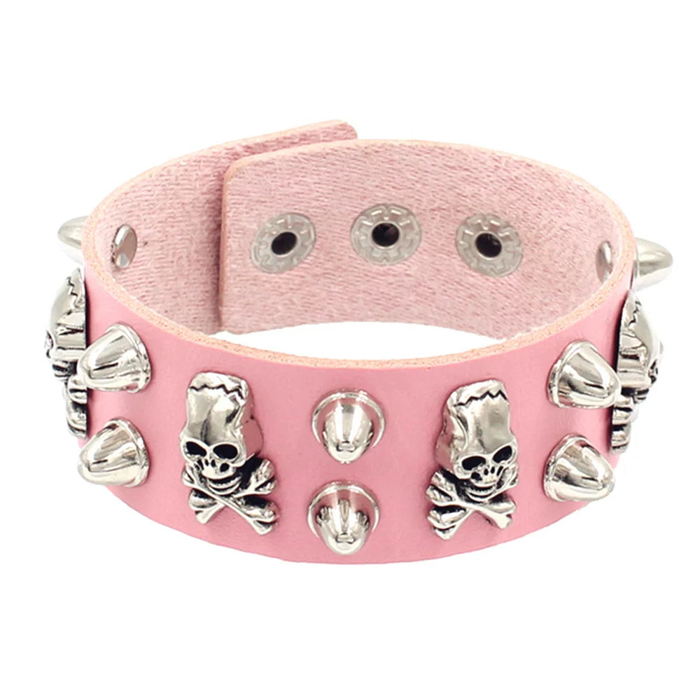 Neue breite Punk Chunky Rivet Leder Armreif Rock Reihen quadratische Nägel Armband einstellbare Größe Schmuck Armbänder & Armreif