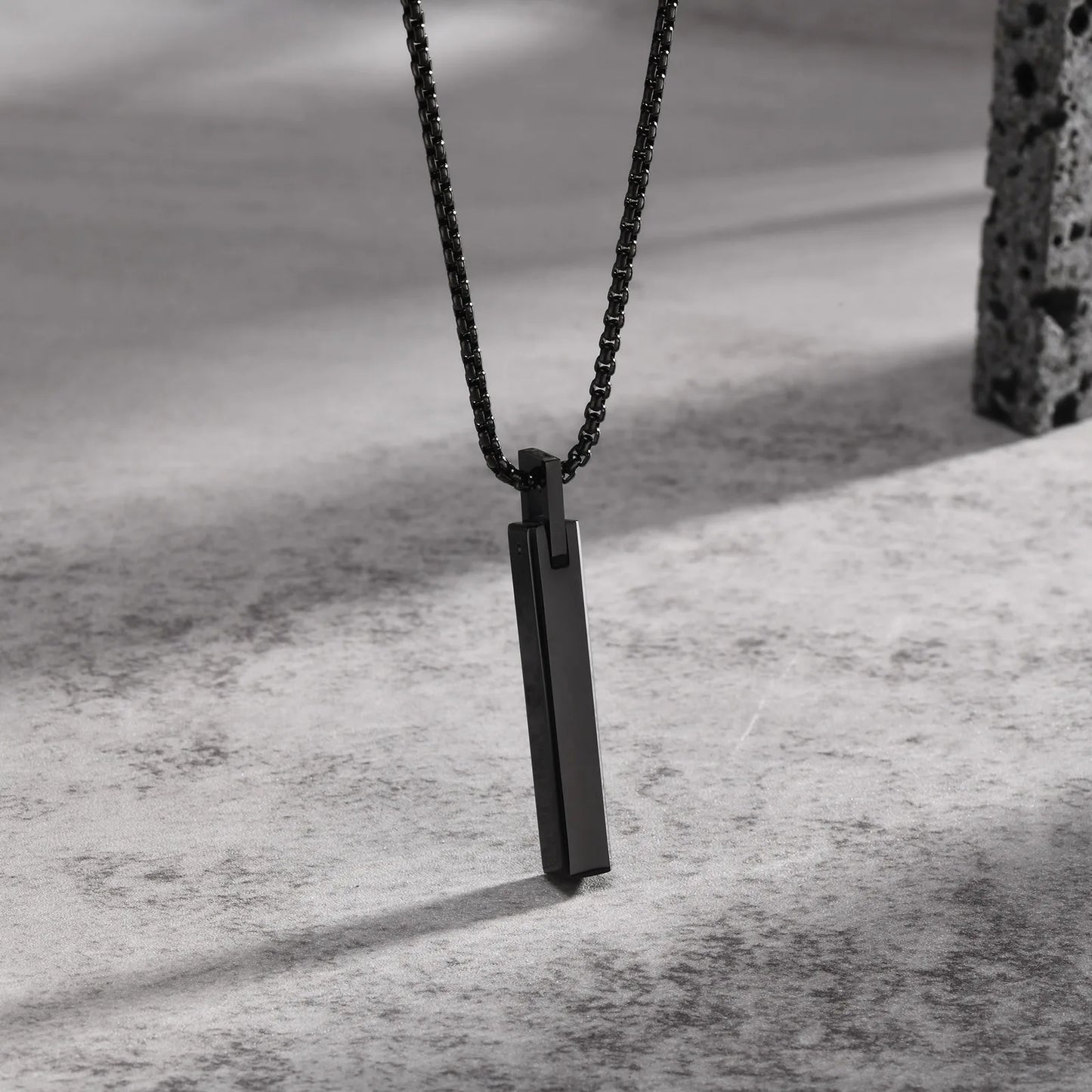 Wasserdichte 3D-Halsketten mit vertikaler Balken für Männer, minimalistischer geometrischer Anhänger aus Edelstahl mit Box-Kette, männlicher Kragenschmuck