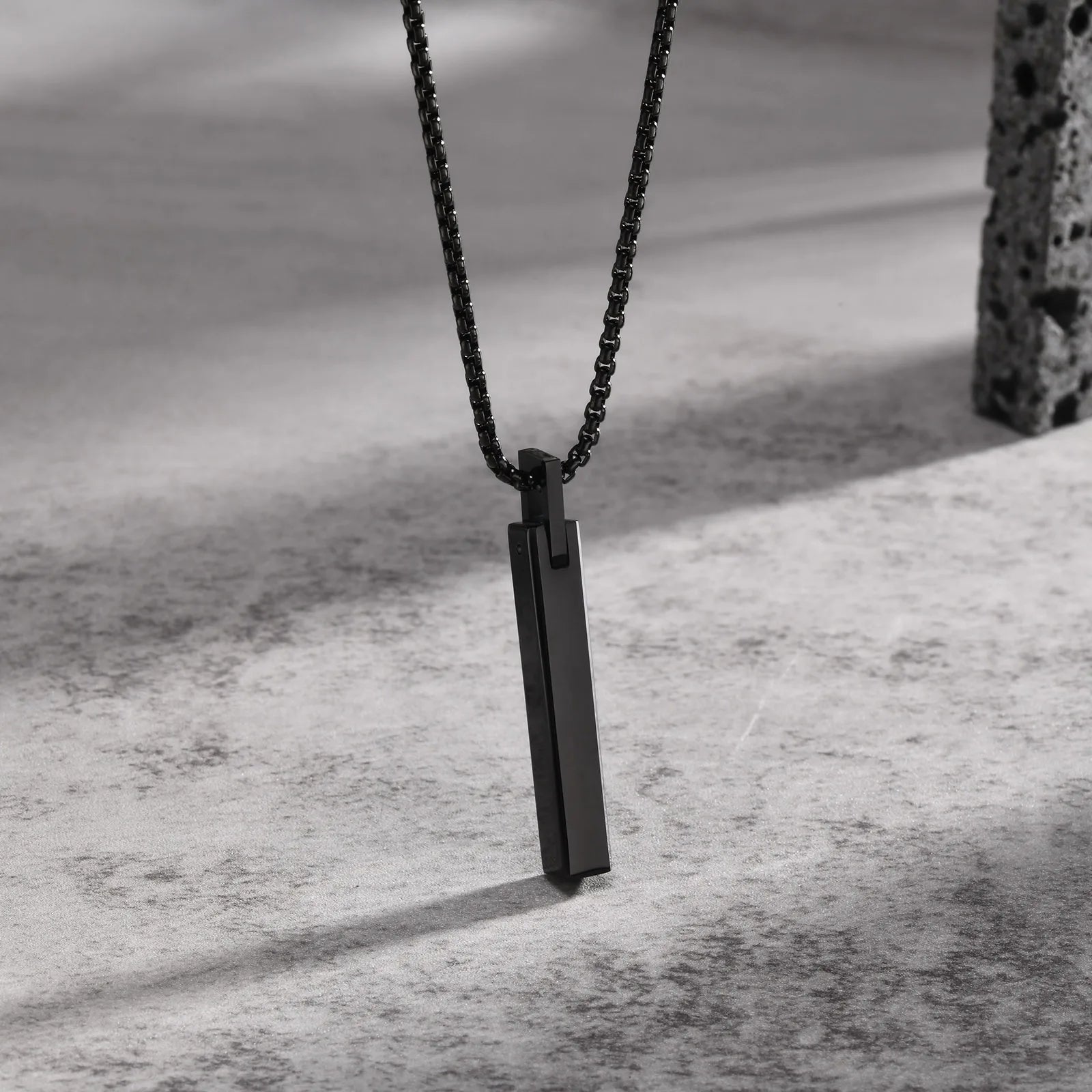 Wasserdichte 3D-Halsketten mit vertikaler Balken für Männer, minimalistischer geometrischer Anhänger aus Edelstahl mit Box-Kette, männlicher Kragenschmuck