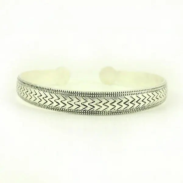 Neue Retro Manschette Armbänder tibetischen Silber Metall schnitzen Fisch Elefant Blume Armreifen Vintage Zigeuner Schmuck weibliche Geschenke