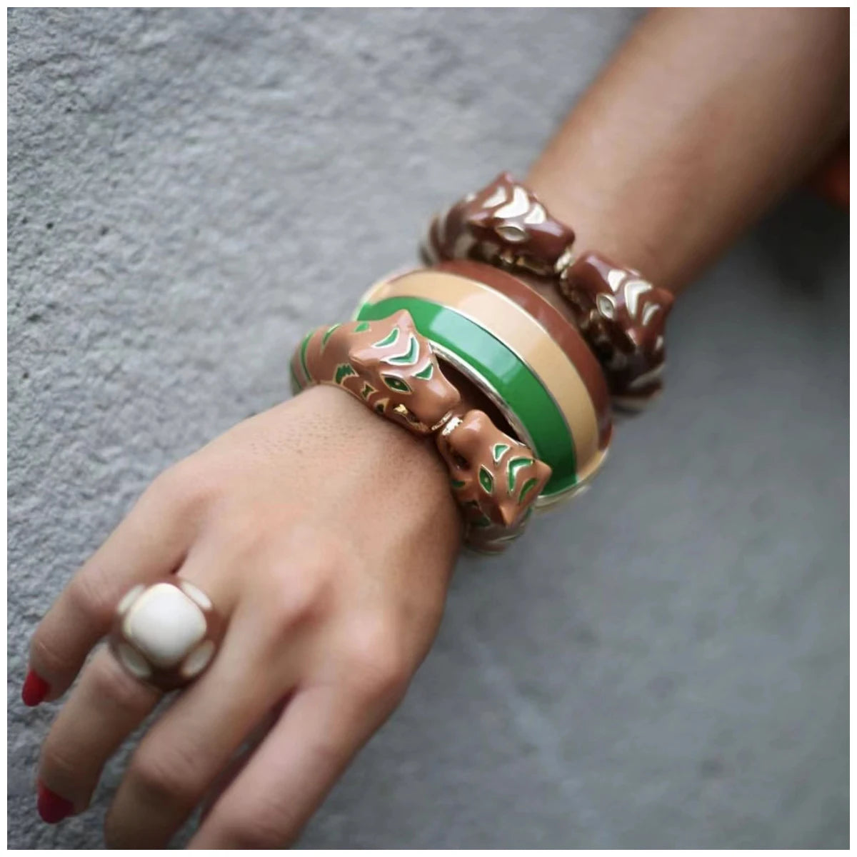 Kaymen neue Emaille bunte Tiger Armreif Manschette Armband für Frauen Mädchen Aussage mehrfarbige Mode Armreif Schmuck 15 Farben