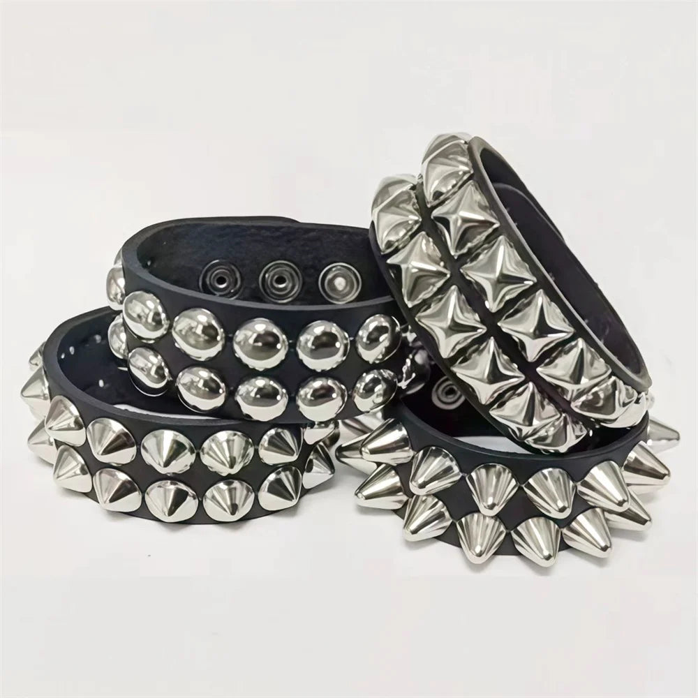 Neue breite Punk Chunky Rivet Leder Armreif Rock Reihen quadratische Nägel Armband einstellbare Größe Schmuck Armbänder & Armreif