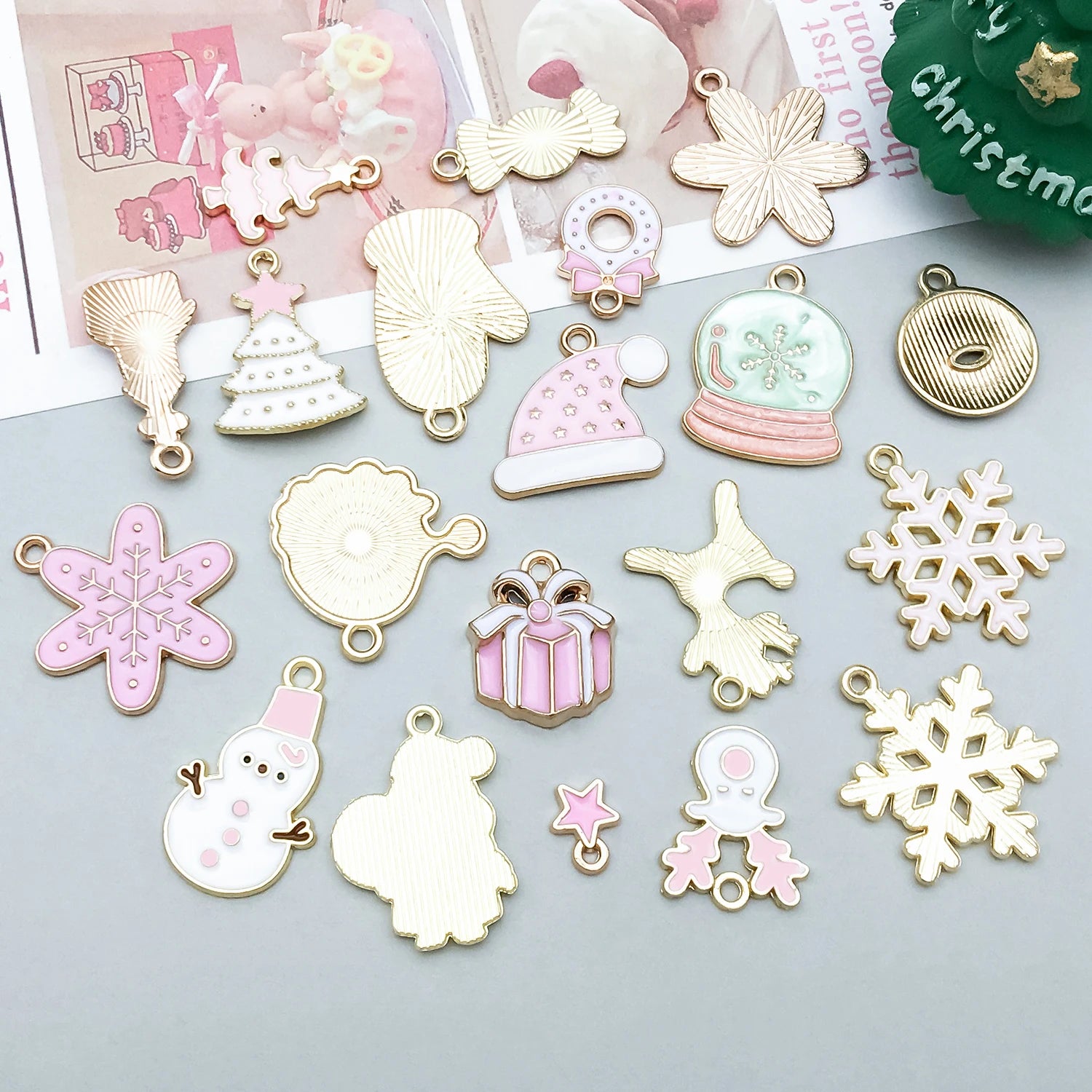 5/20 Stück Legierung Emaille Pulver weiß Weihnachten Anhänger Schmuck machen DIY Schlüsselanhänger Ohrringe Charms für Schmuck Armbänder Halskette