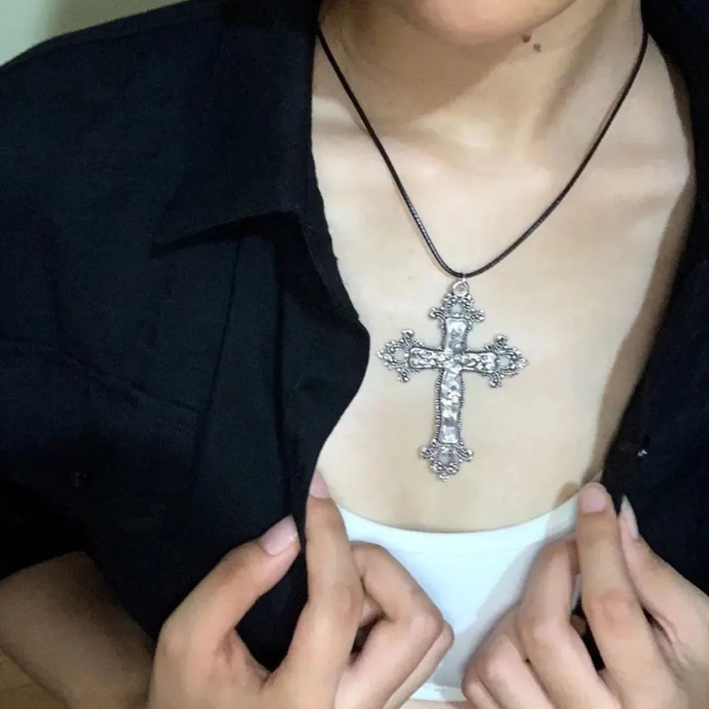 Vintage Punk Gothic Kreuz Anhänger Halskette Schwarz Große Frauen Lange Halsketten Metall Kette Schmuck Mode Accessoires Geschenk für Männer