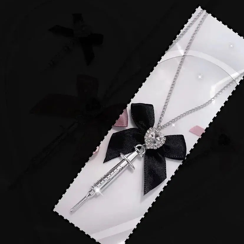 2024 neue Liebe Herz Bowknot Metall Spritze Anhänger Halskette für Frauen Dark Lolita Kühlen Trend Schmuck Gothic Mode Zubehör