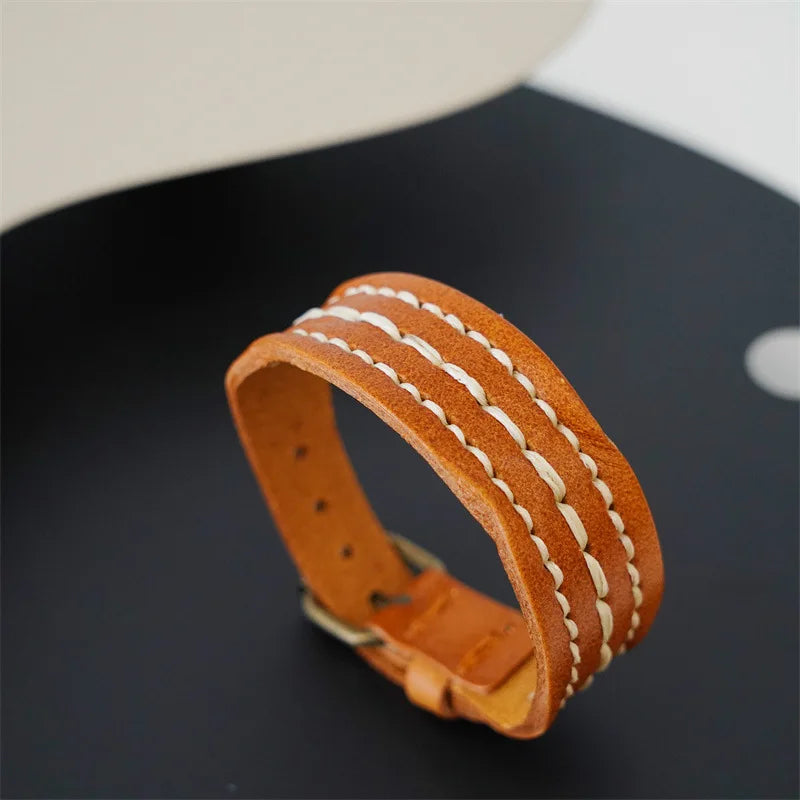 MKENDN Vintage pflanzlich gegerbtes Rindsleder-Manschettenarmband für Männer und Frauen, Punk-Armreif, geriebenes Distressed-Denim-farbiges Armband