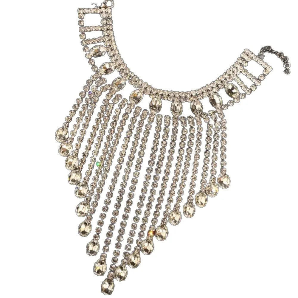 Diamantbesetzte Halskette im böhmischen Stil für Abend, Party, Hochzeit, Abendessen, Damen-Accessoire, eleganter Anhänger in Wassertropfenform