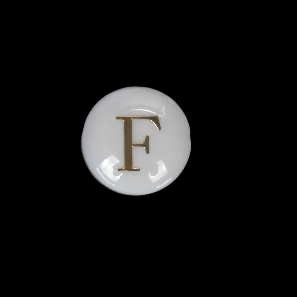 8 mm natürliche 26 Buchstaben weiße Muschel-Alphabet-Abstandsperlen für Schmuckherstellung, DIY handgefertigte Anhänger-Halskette