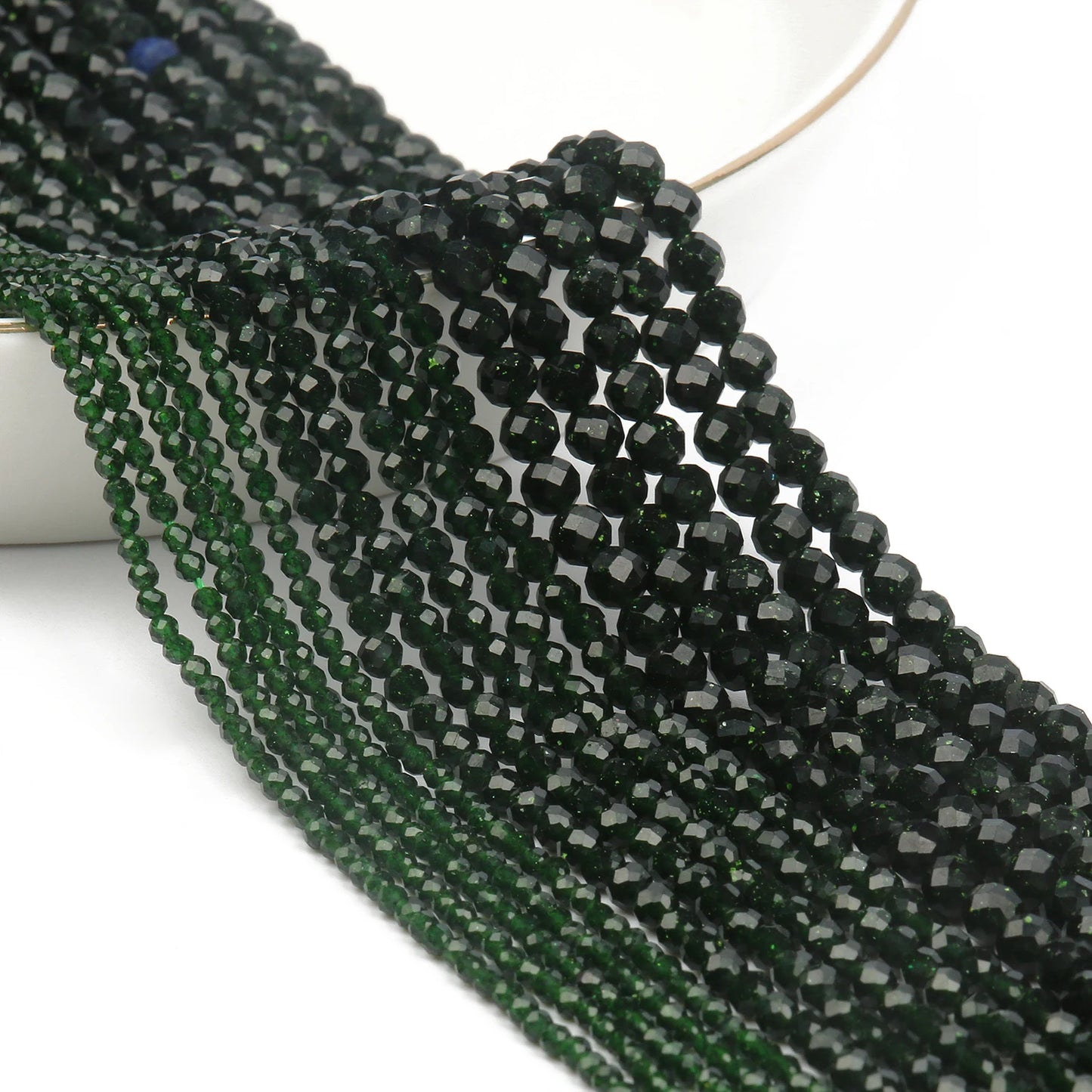 Natürlicher blauer Sandstond 2/3/4 mm facettierte lose Mineralperlen für Schmuckherstellung DIY Weihnachtsgeschenk Armbänder 15'' winziger Stein