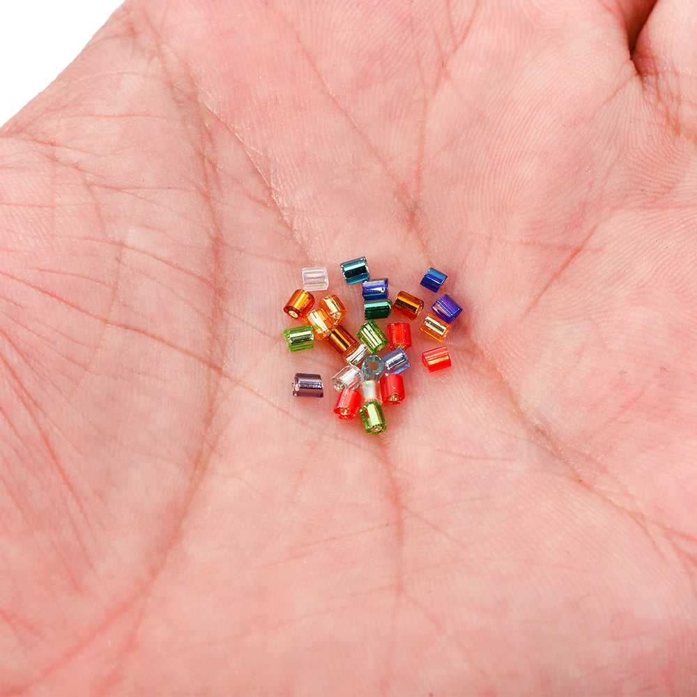1000/1800 Stück 2 mm sechseckige tschechische Glas zylindrische lose kleine Samennadelperlen für DIY-Armbänder, Halsketten, Schmuckherstellung