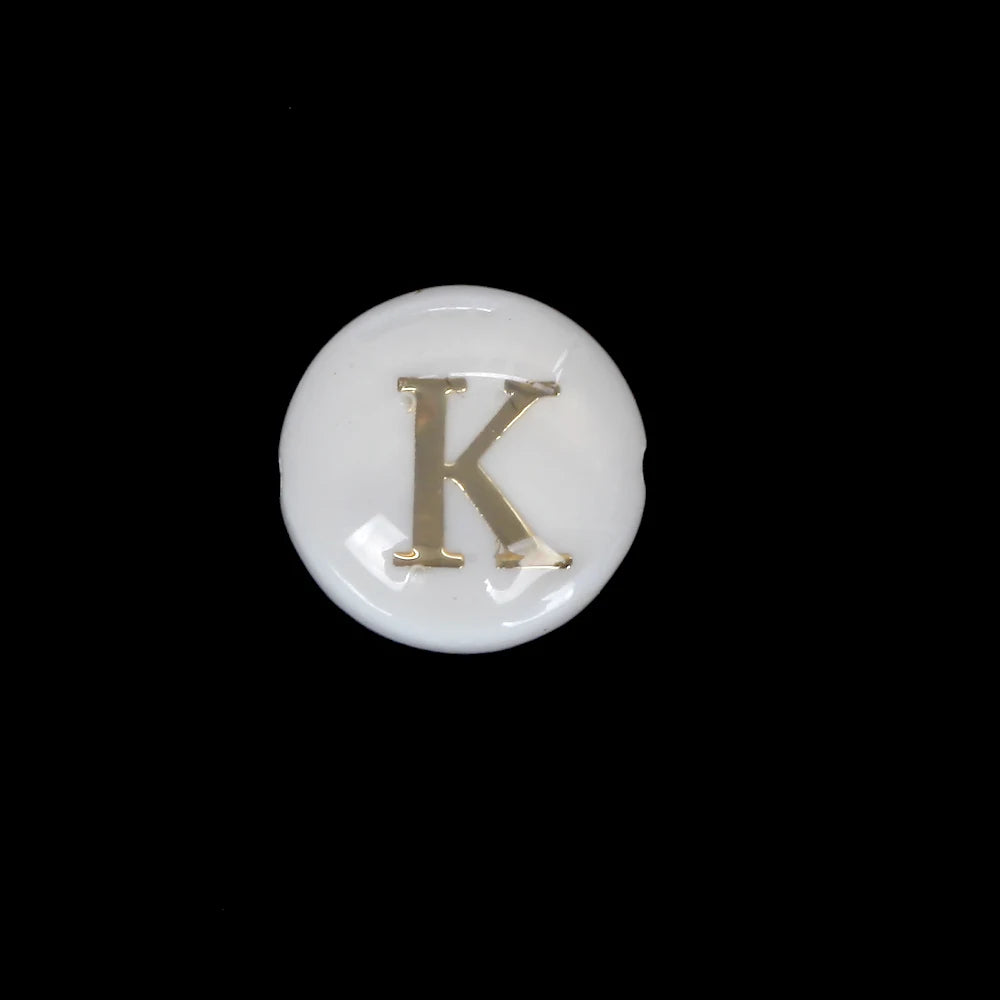 8 mm natürliche 26 Buchstaben weiße Muschel-Alphabet-Abstandsperlen für Schmuckherstellung, DIY handgefertigte Anhänger-Halskette