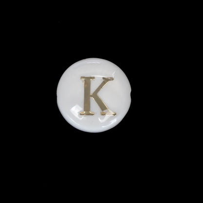 8 mm natürliche 26 Buchstaben weiße Muschel-Alphabet-Abstandsperlen für Schmuckherstellung, DIY handgefertigte Anhänger-Halskette