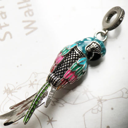 Bunter auffälliger Papageien-Anhänger aus 925er-Sterlingsilber, baumelnder Charme für Damen, neuer edler Schmuck