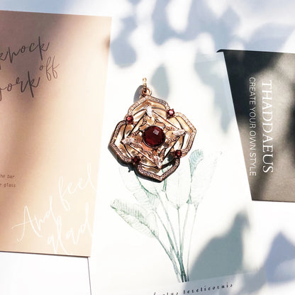 Anhänger Splenic Root Herz Third-Eye Throat Chakra Lotus Karma Wheel, brandneuer Vintage-Schmuck Bijoux Geschenk für Frau Mädchen Männer