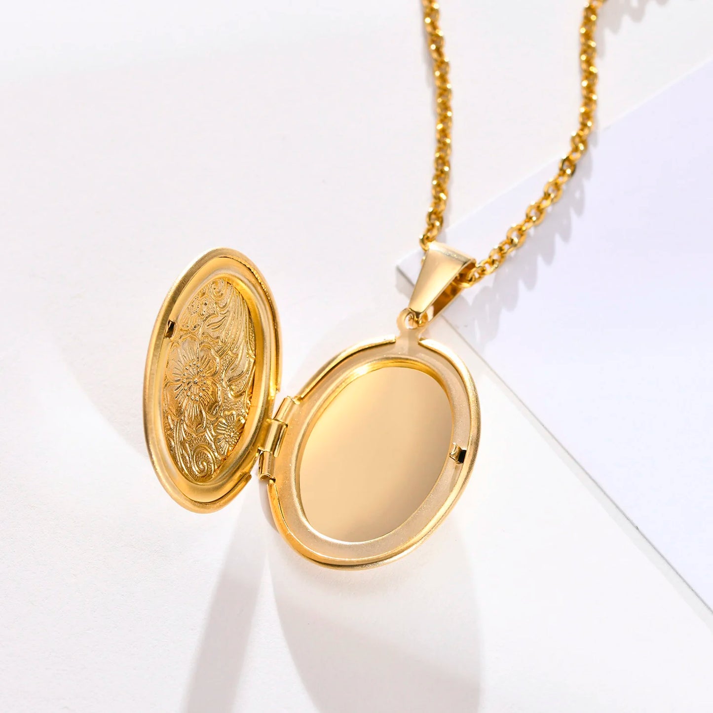 Zarte florale ovale Herz-Medaillon-Anhänger-Halsketten für Frauen, Edelstahl-Fotorahmen, Versprechen, Liebe, Andenken, Geschenk