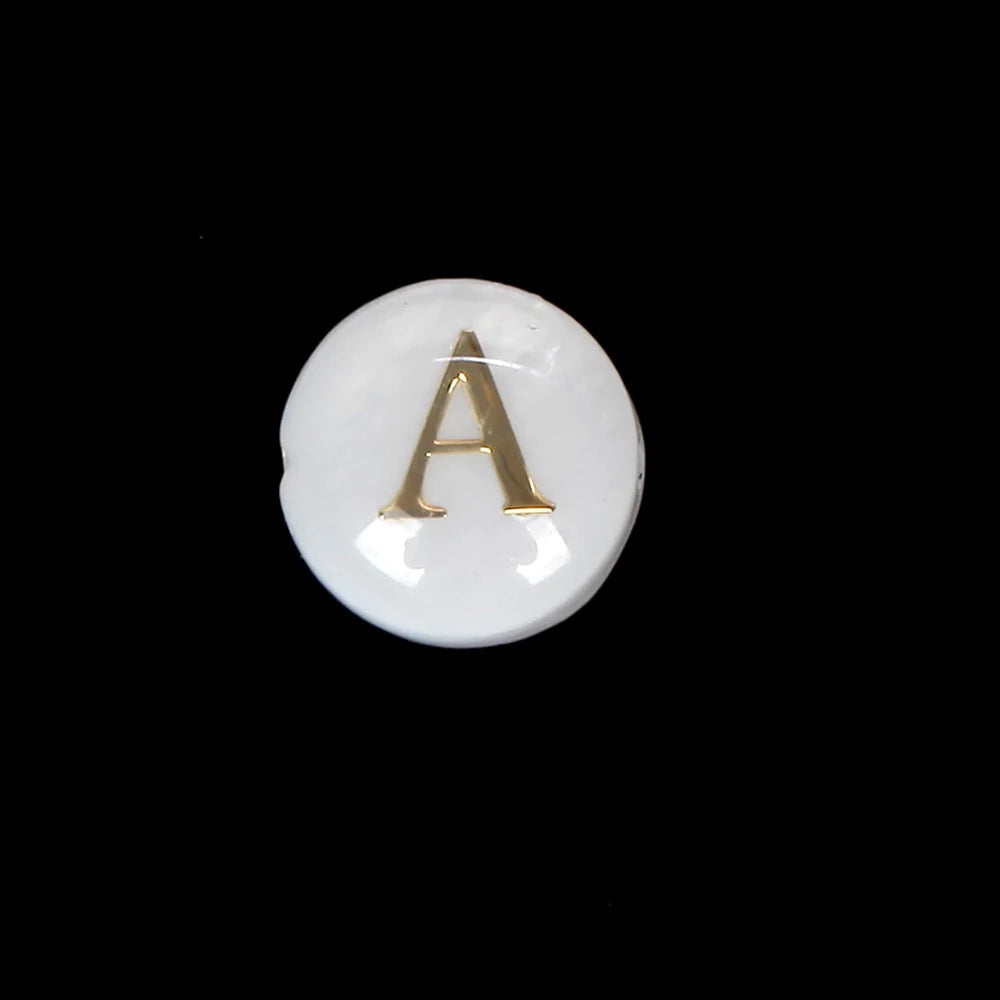 8 mm natürliche 26 Buchstaben weiße Muschel-Alphabet-Abstandsperlen für Schmuckherstellung, DIY handgefertigte Anhänger-Halskette