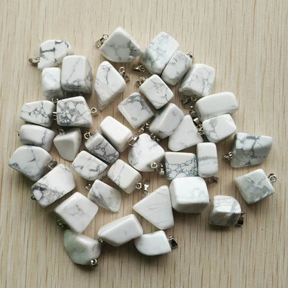 Großhandel 50 teile/los 2025 heißer verkauf trendy Verschiedene Naturstein Gemischt Unregelmäßige form anhänger charms schmuck