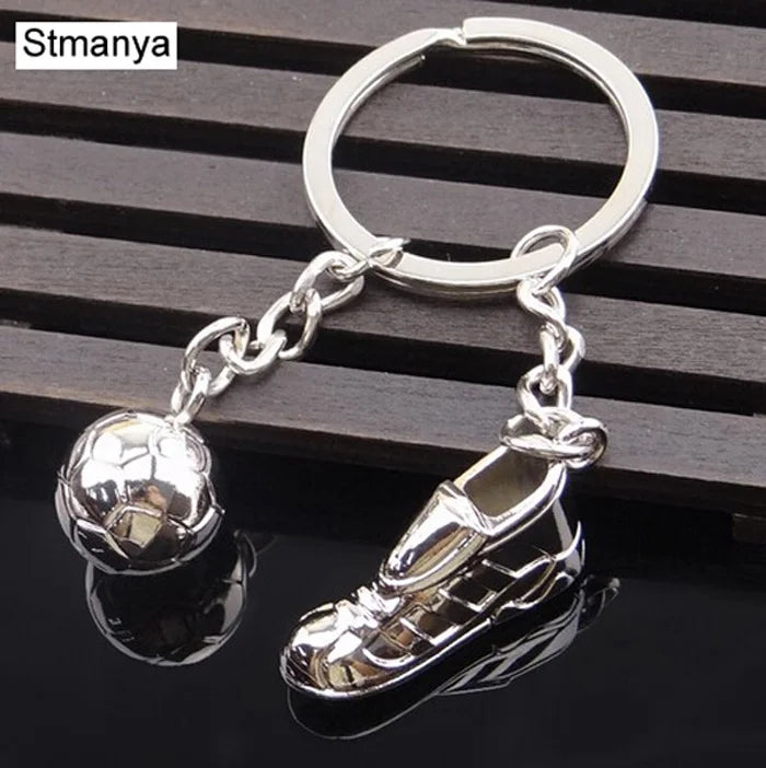 Mode Fußball Metall Schlüsselanhänger Männer Geschenk Schlüsselanhänger Fußballschuhe und Fußball Auto Schlüsselanhänger Geschenk Party Schlüsselanhänger Schmuck