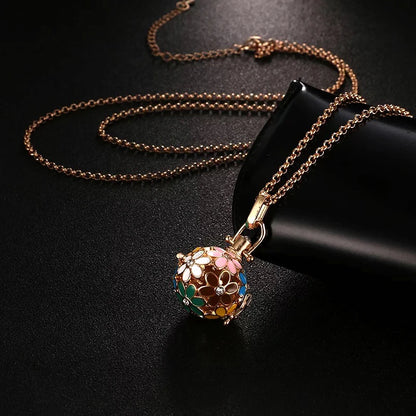 2020 beliebte Multi-Stile hohle Vintage-Halskette Schmuck Musik Ball Schwangerschaft Glocke Halskette Aroma ätherisches Öl Medaillon Anhänger