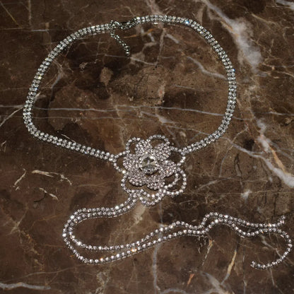 Glänzende voller Strass lange Kette Halsband Aussage Halskette für Frauen Modeschmuck atemberaubende Halskette Zubehör