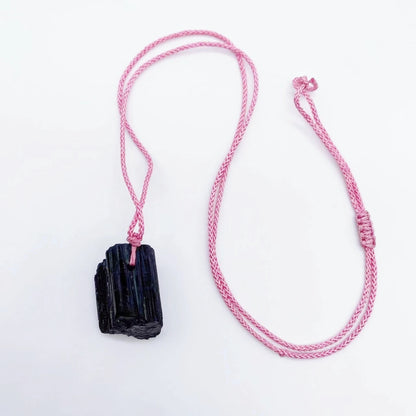 Natürliche Kristall schwarz Turmalin Stein Anhänger Halskette Mode Persönlichkeit Schmuck Heilung rohen Edelstein unregelmäßige Form Geschenk