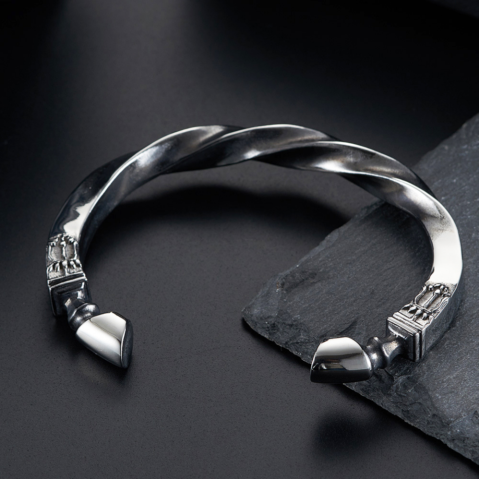 Vintage Krieg Pferd Huf Twist Manschette Armreifen männer 316L Edelstahl Mode Offene Armbänder Punk Amulett Schmuck Dropshipping