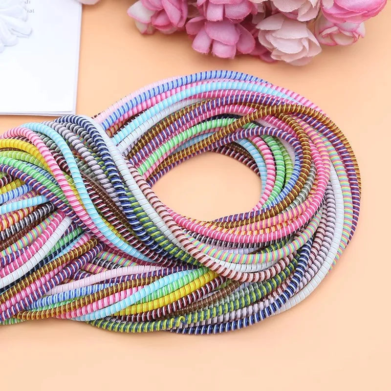 100pcs 1,4 m bunte Spiral ladegerät Kabel Kabels chutz universelle Datenleitung Dekoration Wickler für iPhone Samsung Huawei Xiaomi