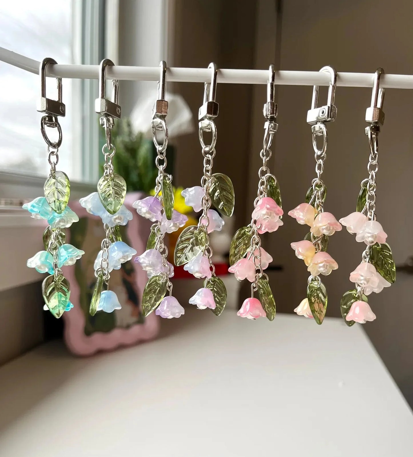 Maiglöckchen Schlüsselanhänger |   Taschenanhänger, handgefertigt |   Blumen, Ästhetik, süß, mädchenhaft, Maiglöckchen |   Geschenke für Sie