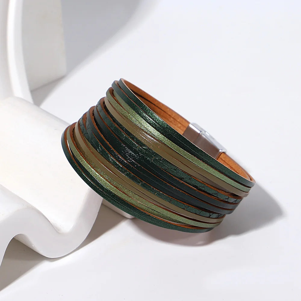 ALLYES Vintage grünes mehrschichtiges Wickelarmband aus Leder für Damen und Herren, Boho-Armbänder mit eingelegten Strasssteinen und Armreifen, Charm-Schmuck