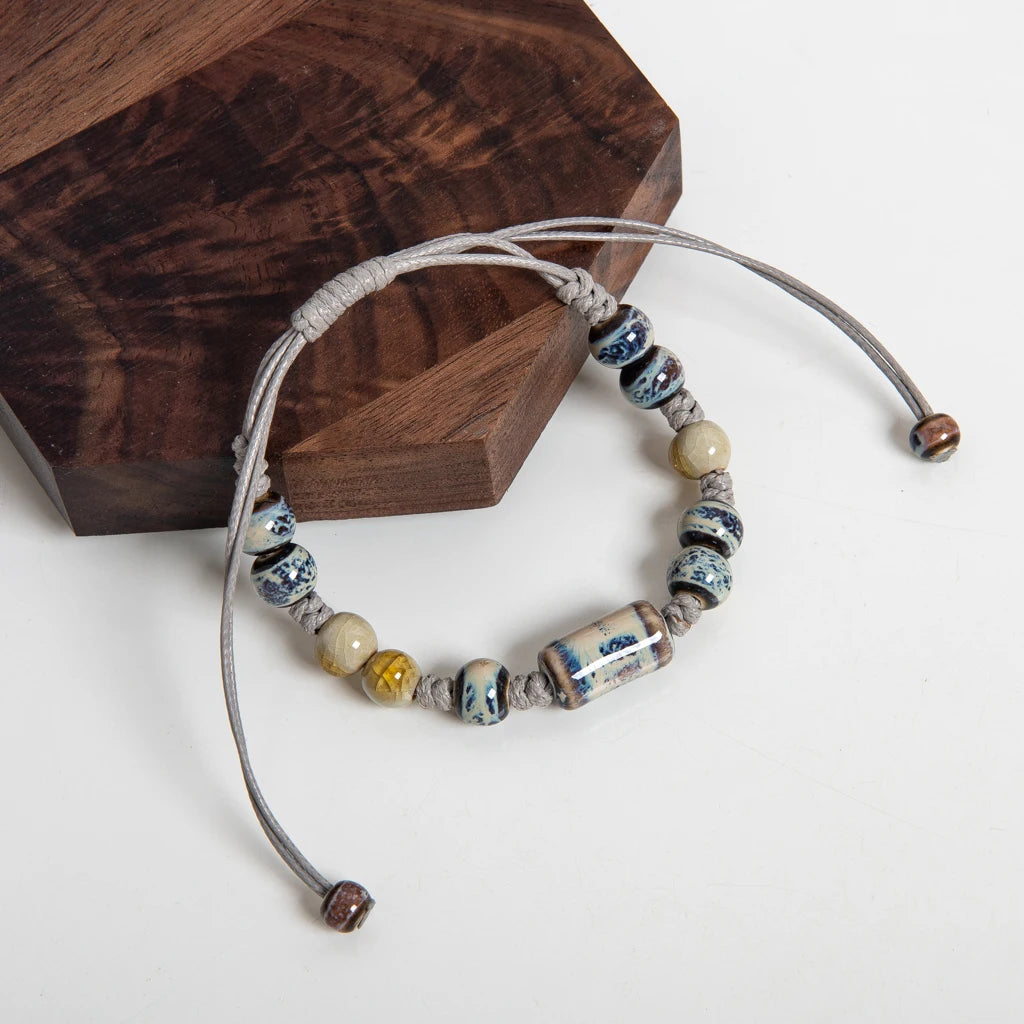 Handgefertigtes blaues Muster-Keramikarmband mit Röhrenperle, verstellbares Seil, Vintage-Schmuck im ethnischen Stil S03-115