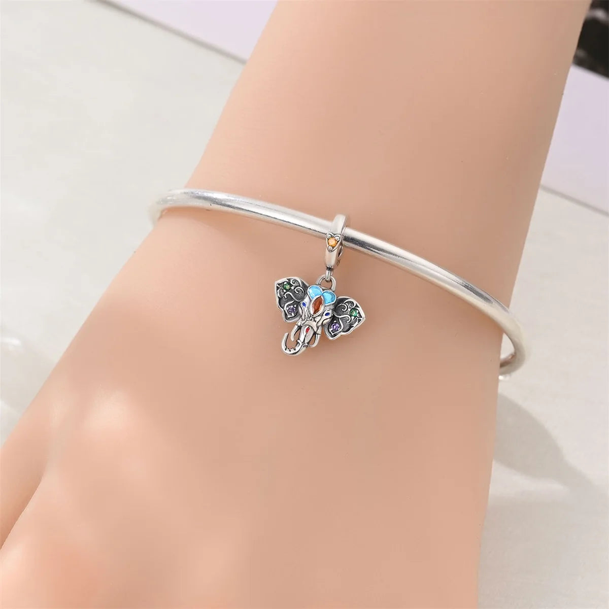 Heißer Verkauf 925er Sterlingsilber, bunter und funkelnder Elefant, baumelnder Charm für Armband, schöner Schmuck, Accessoires, Geschenke