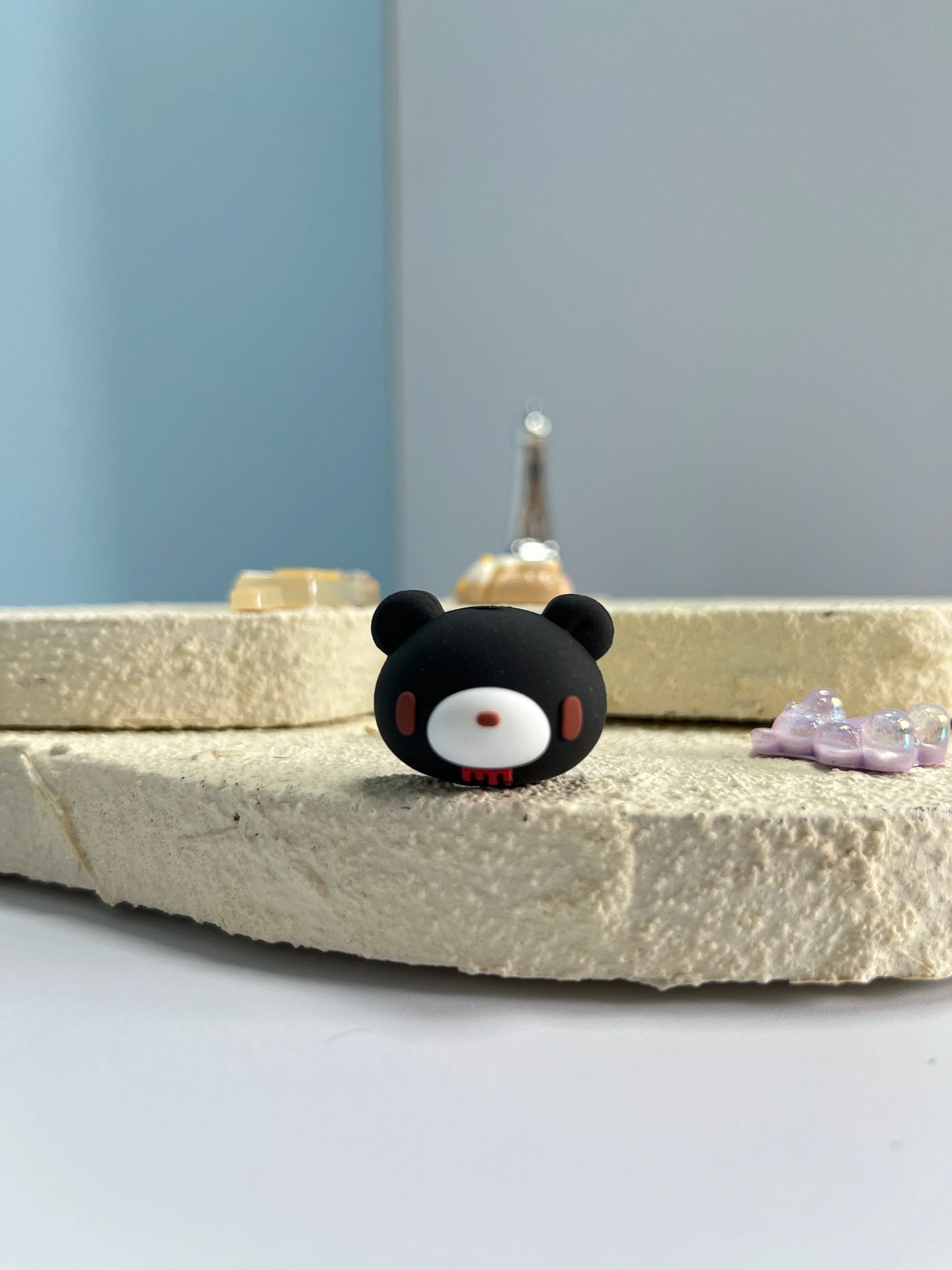 Kawaii Bloody Bear Datenkabelschutz, niedliche Cartoon-Tier-Ladekabelabdeckung, stoßfest und langlebig, einzigartiges Zubehör für Telefon