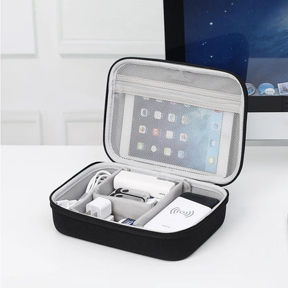 Mini-Reisetasche mit Kabel, Ladegerät für Mobiltelefone, Adapter, Flash-Laufwerk und mehr