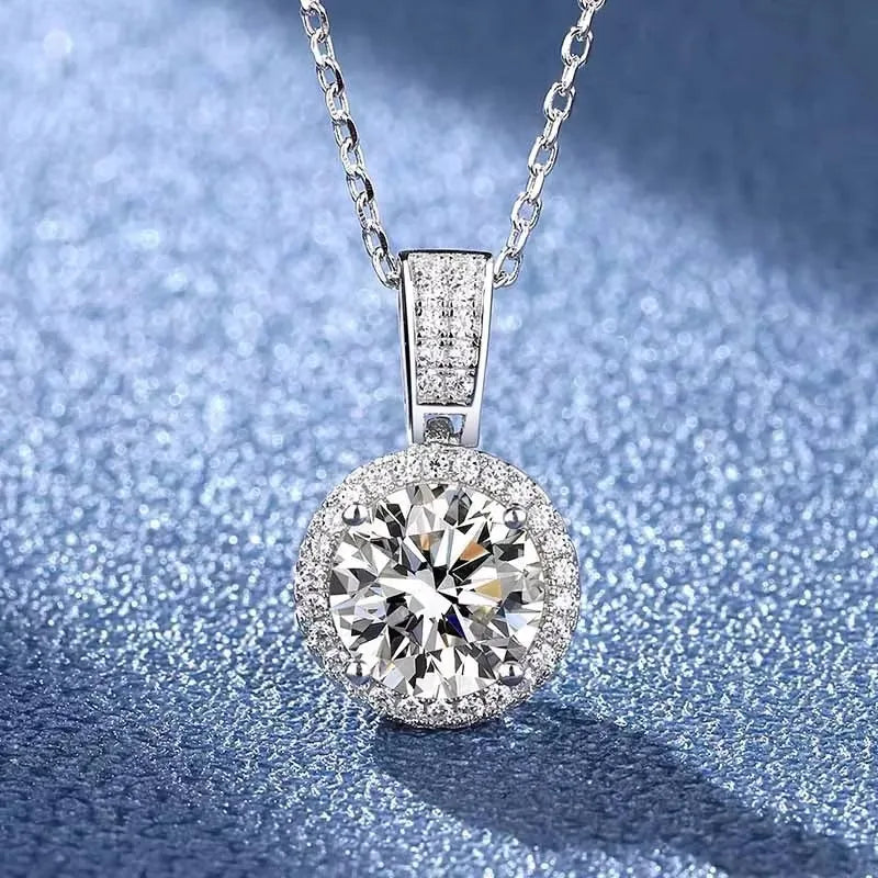 NeeTim 2 Karat Moissanit Halskette für Frauen, 100 % Sterling S925 Silber mit Weißgold vergoldet, Labordiamant-Schmuck, Hochzeitsanhänger