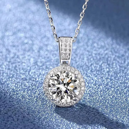 NeeTim 2 Karat Moissanit Halskette für Frauen, 100 % Sterling S925 Silber mit Weißgold vergoldet, Labordiamant-Schmuck, Hochzeitsanhänger