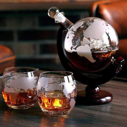 Kreatives Globus-Dekan ter-Set mit bleifreier Karaffe, exquisitem Holz ständer und 2 Whisky gläsern Whisky-Dekan ter Globe Grade-Geschenk