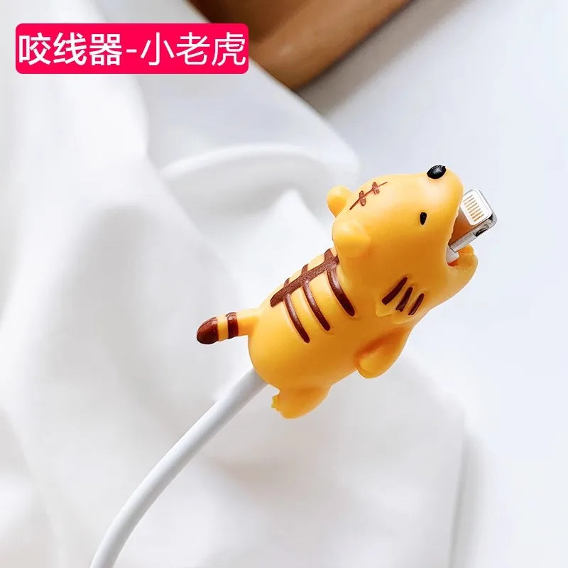 Datenkabel Schutzhülle Kabelaufwicklung Niedlicher Tierbiss Kabelschutz für iPhone Panda Bites Puppe Modellhalter
