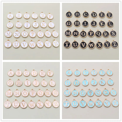 26 Stück 12x14mm A-Z Buchstaben Charms Emaille Alphabet Initial Letter Charms Anhänger Handgemachtes DIY Armband Schmuck Herstellung Zubehör