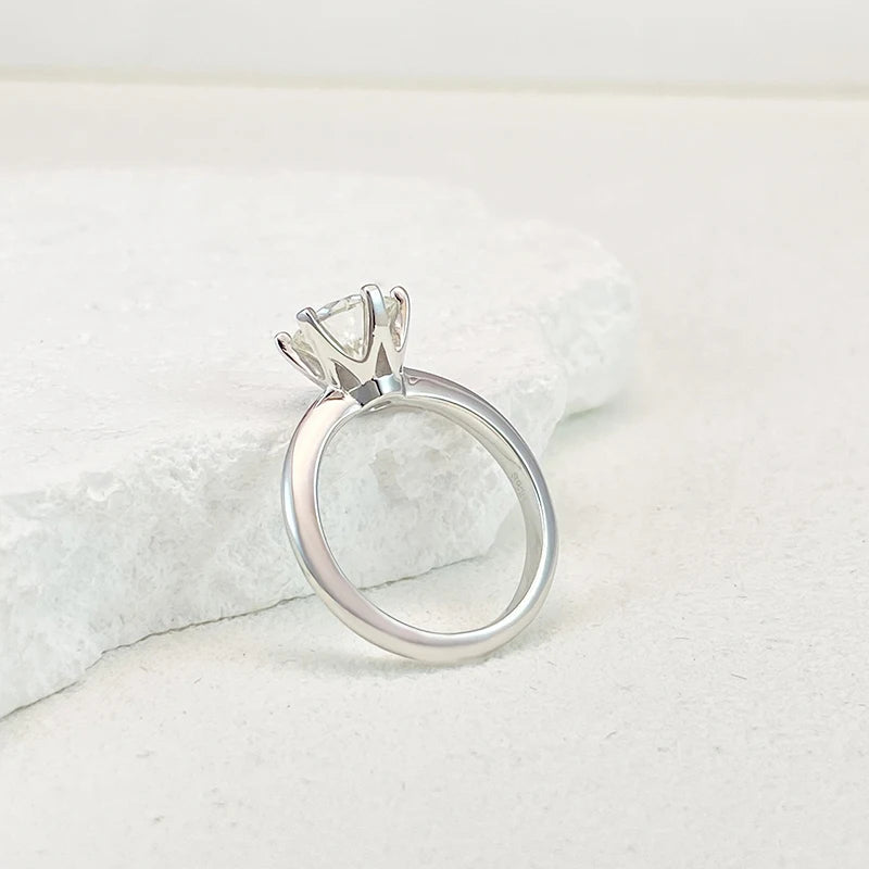 NeeTim 0,5–5 ct Moissanit-Ring für Damen, 925er Sterlingsilber mit weißvergoldetem Labordiamant, Verlobungs- und Ehering-Schmuck
