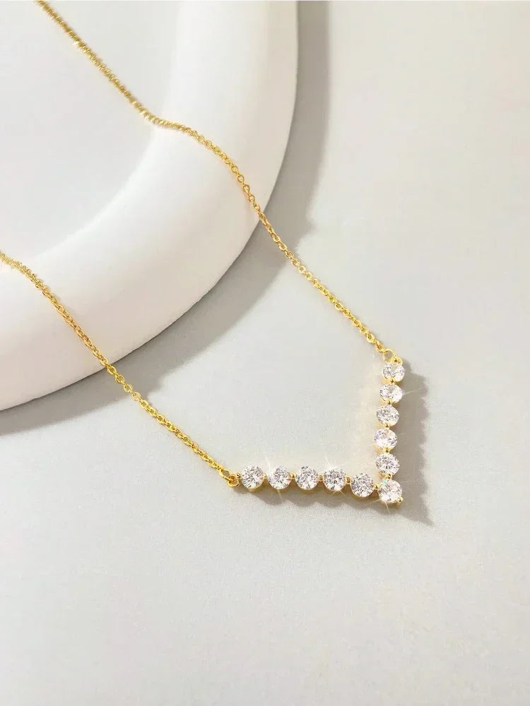 Schlichte, klassische, wunderschöne Zirkon-Schlüsselbeinkette aus 925er-Sterlingsilber mit V-förmigem Zirkon für Damen, Jahrestag, Party, hochwertiger edler Schmuck