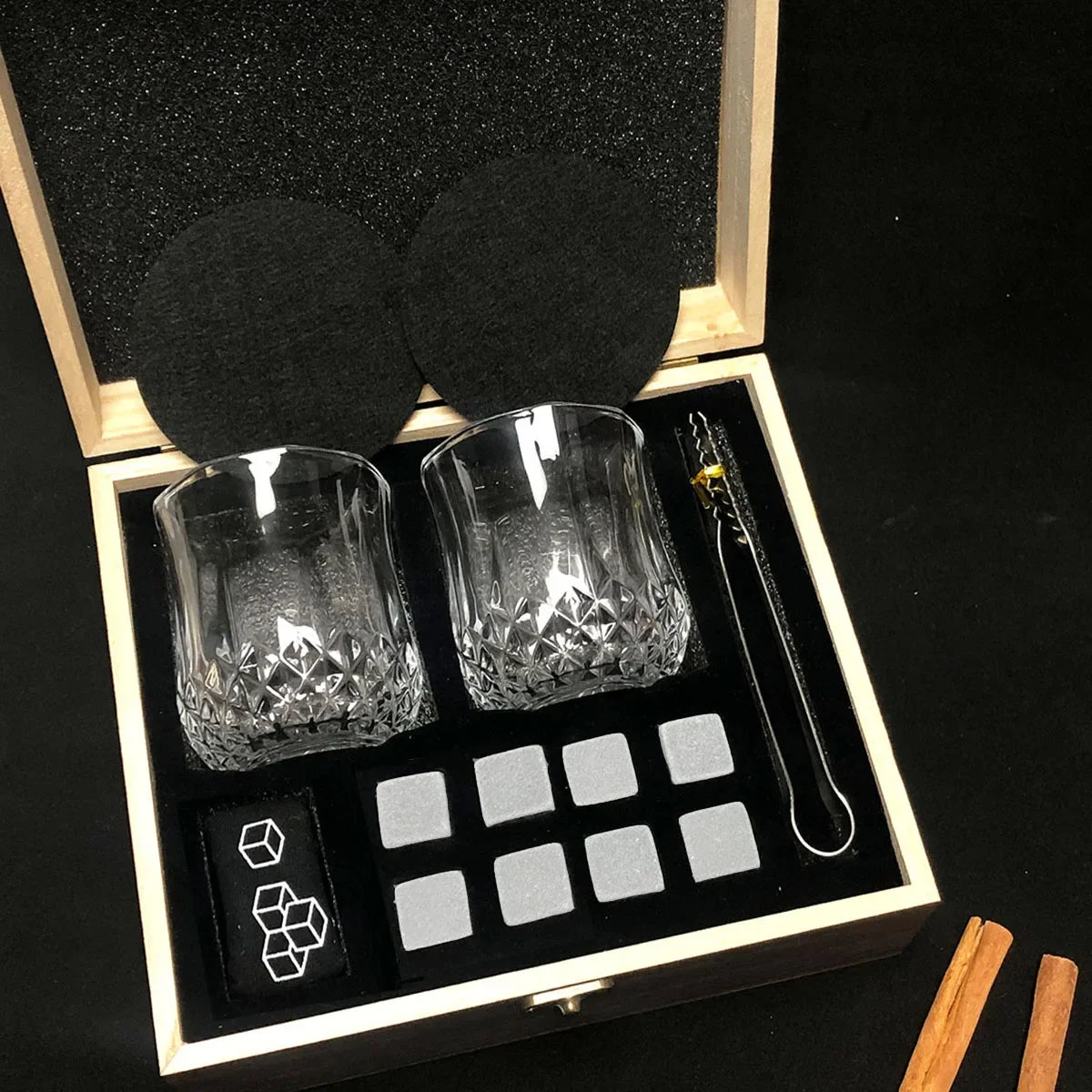 Geschenkset mit Whiskey-Steinen, 8 Whiskey-Steine, 2 Gläser, Eiszange, wiederverwendbare Whiskey-Steine, Geschenk für Männer, Vatertagsgeschenk, Bar-Party-Set