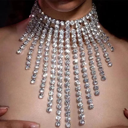 Modische lange Quasten-Anhänger-Halskette für Damen, Party, Abendessen, sexy weißer Strass-Halsband, grenzüberschreitend, beliebt, leuchtend, U-förmig